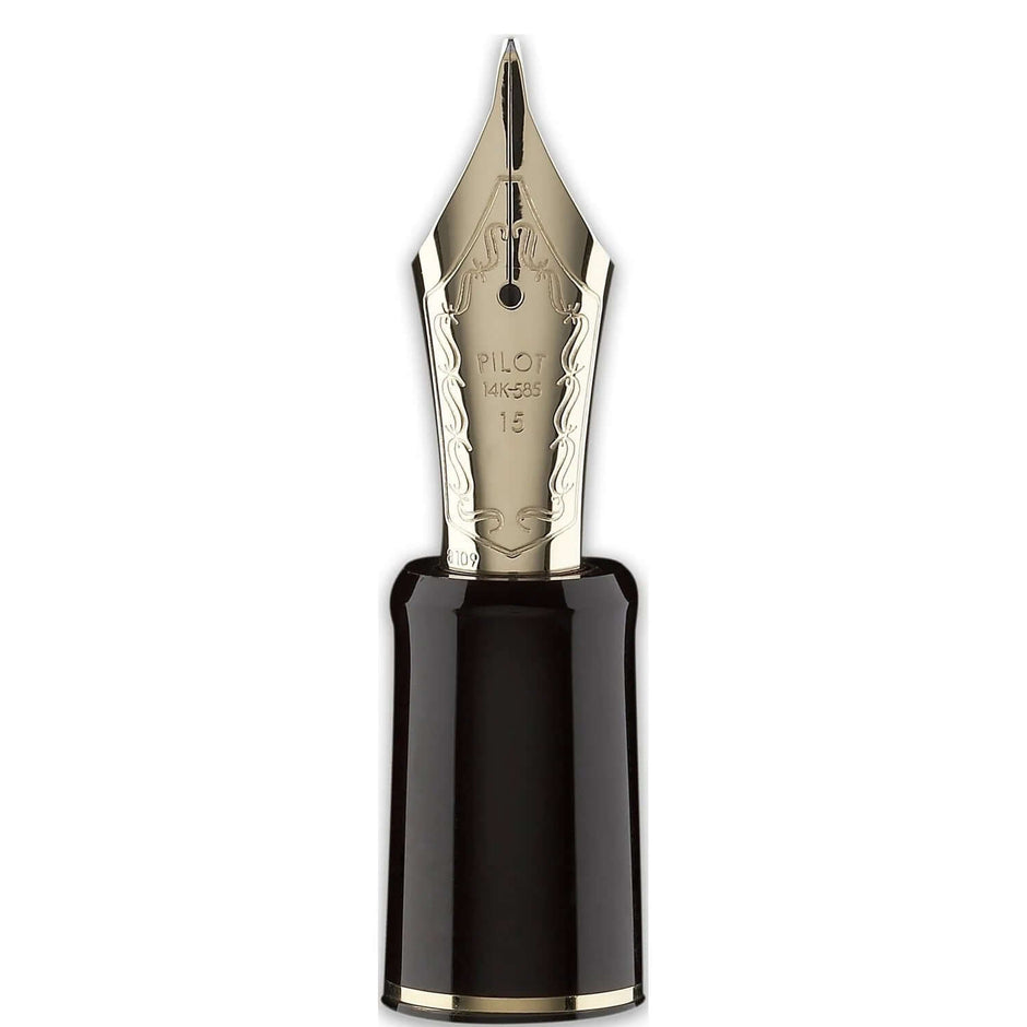 Pilot Custom 823 Amber Brown GT Fountain Pen nib showcasing quality craftsmanship and design.