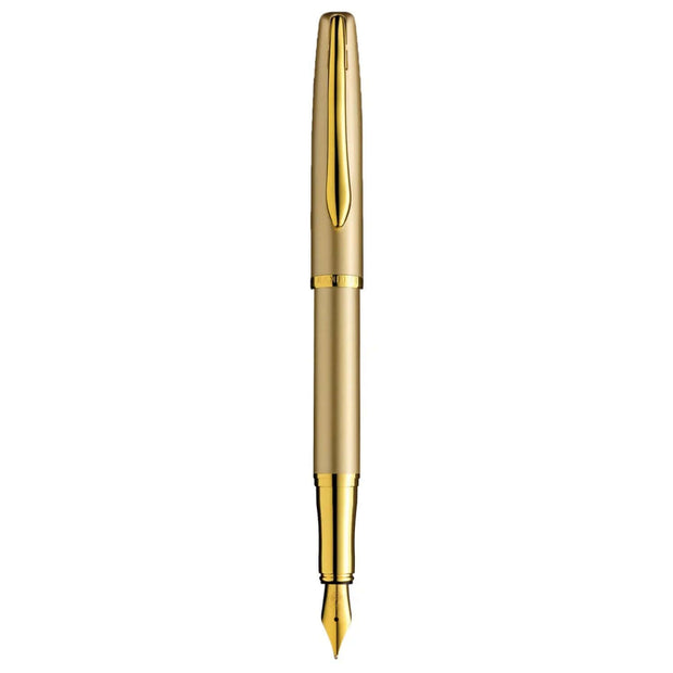 Pelikan Jazz Gold GT fountain pen with gold lacquer-coated body and polished trim, ideal for elegant handwriting.