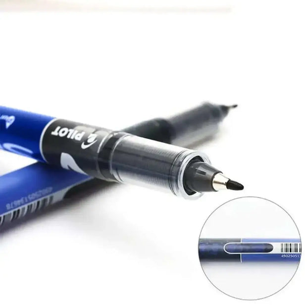 Pilot V Sign Medium Tip Liquid Ink Pen close-up showcasing the medium tip and ink tank for refill indicator.